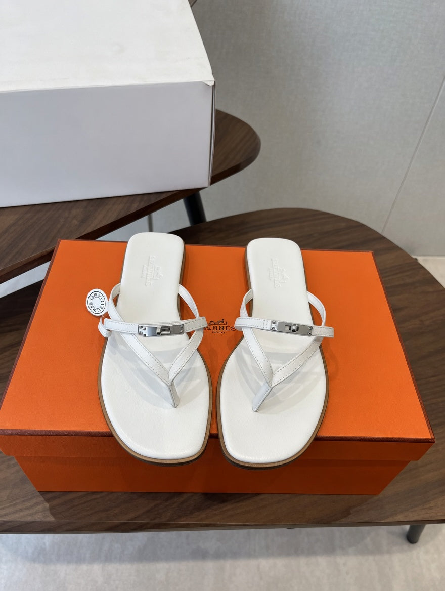 Luxury-Inspired Flat Flip Flop Sandals in Premium Leather