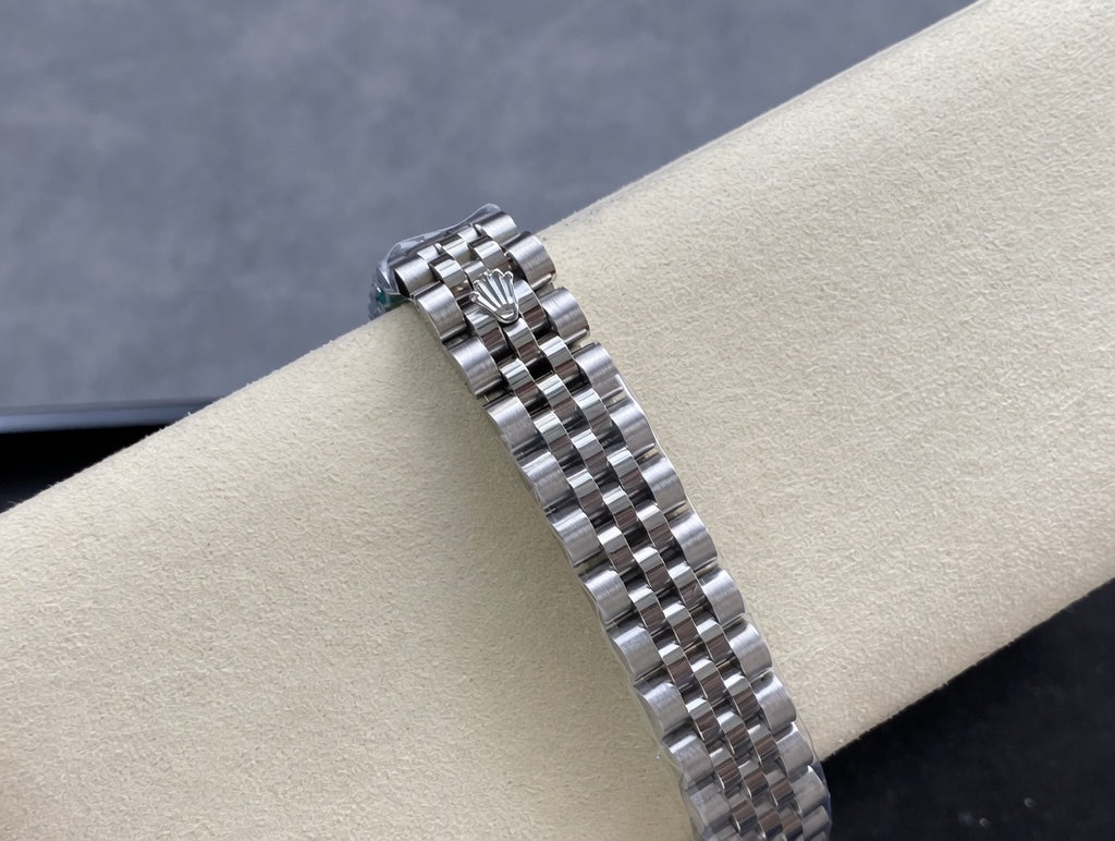 Elegant Stainless Steel Watch 31mm