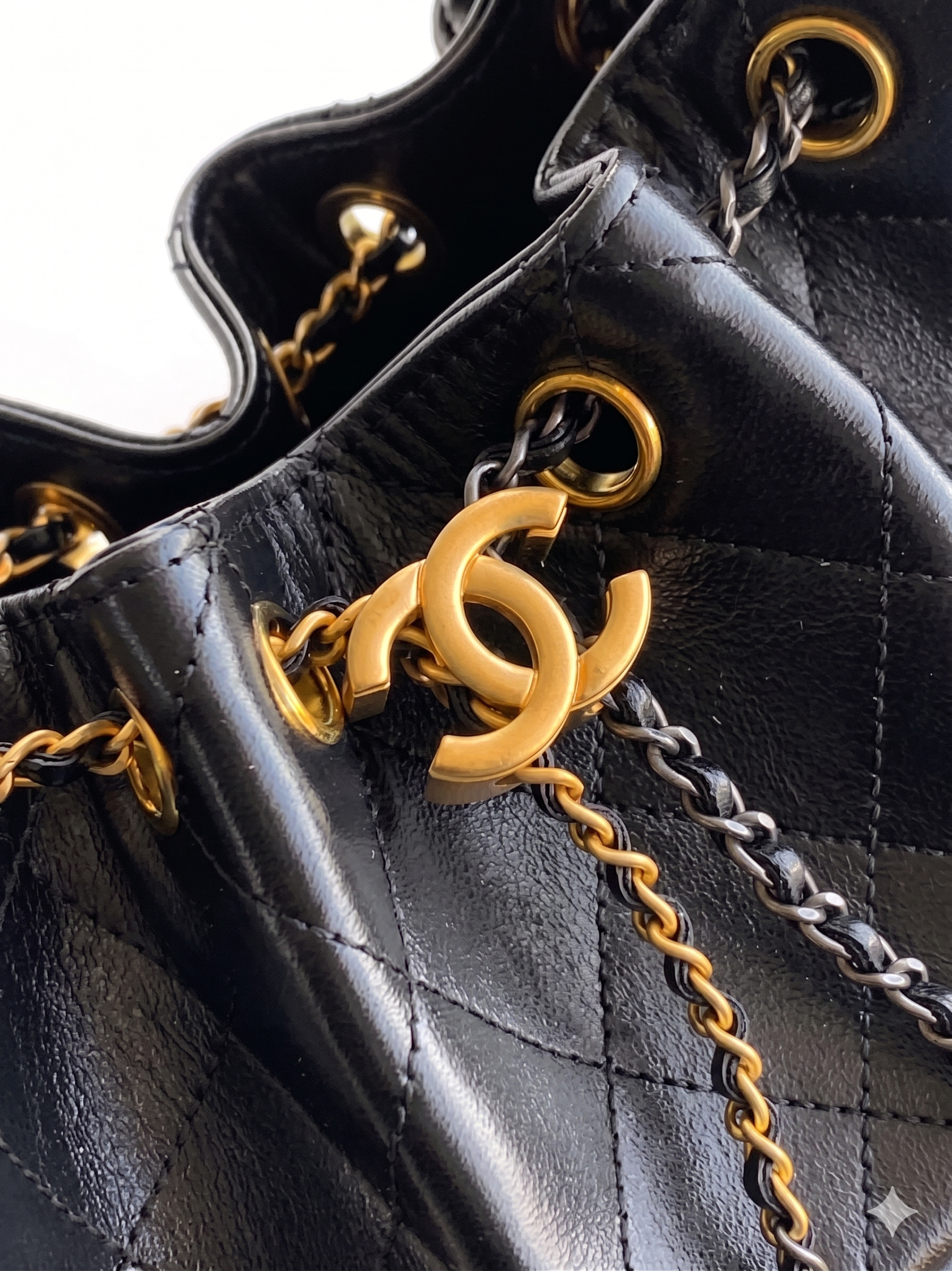 Luxury Black Diamond-Stitched Handbag