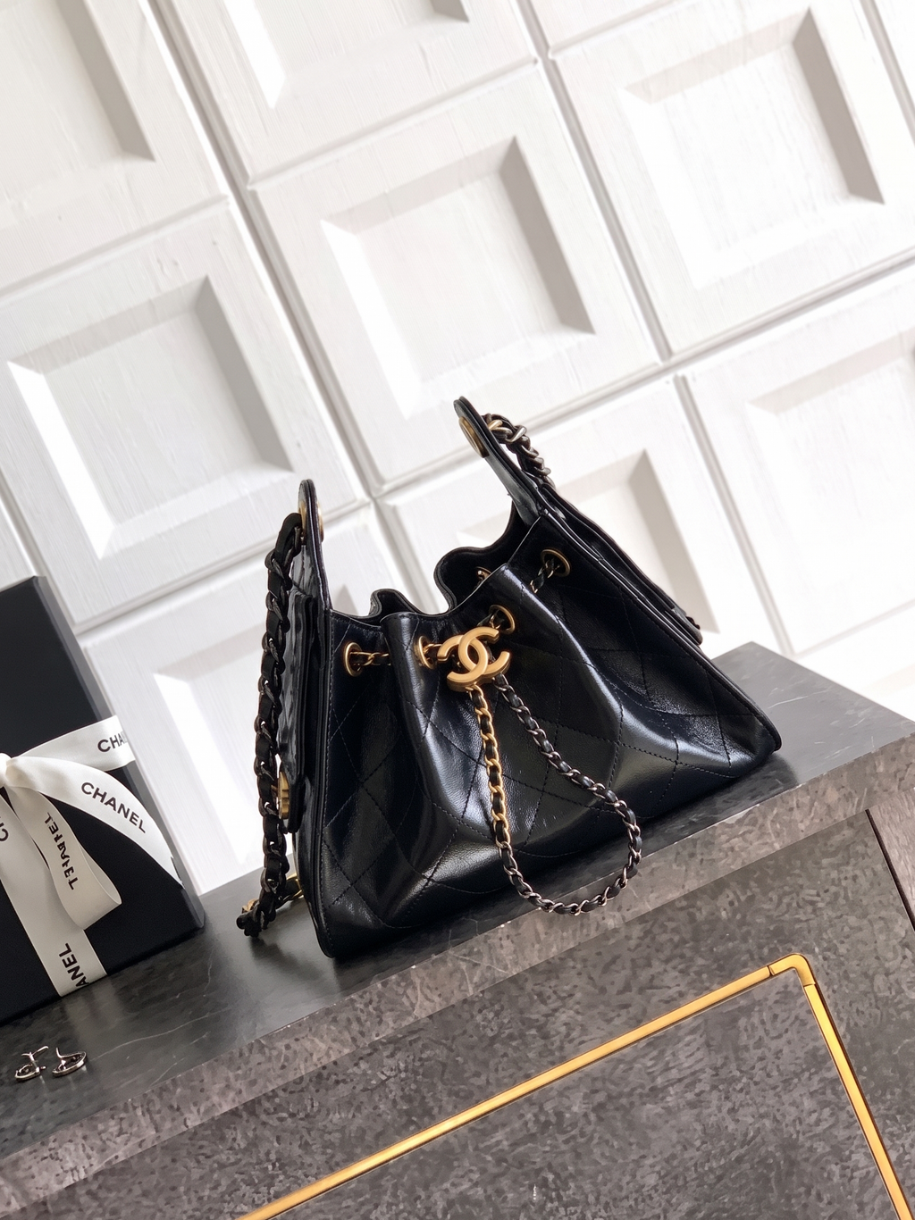 Luxury Black Diamond-Stitched Handbag