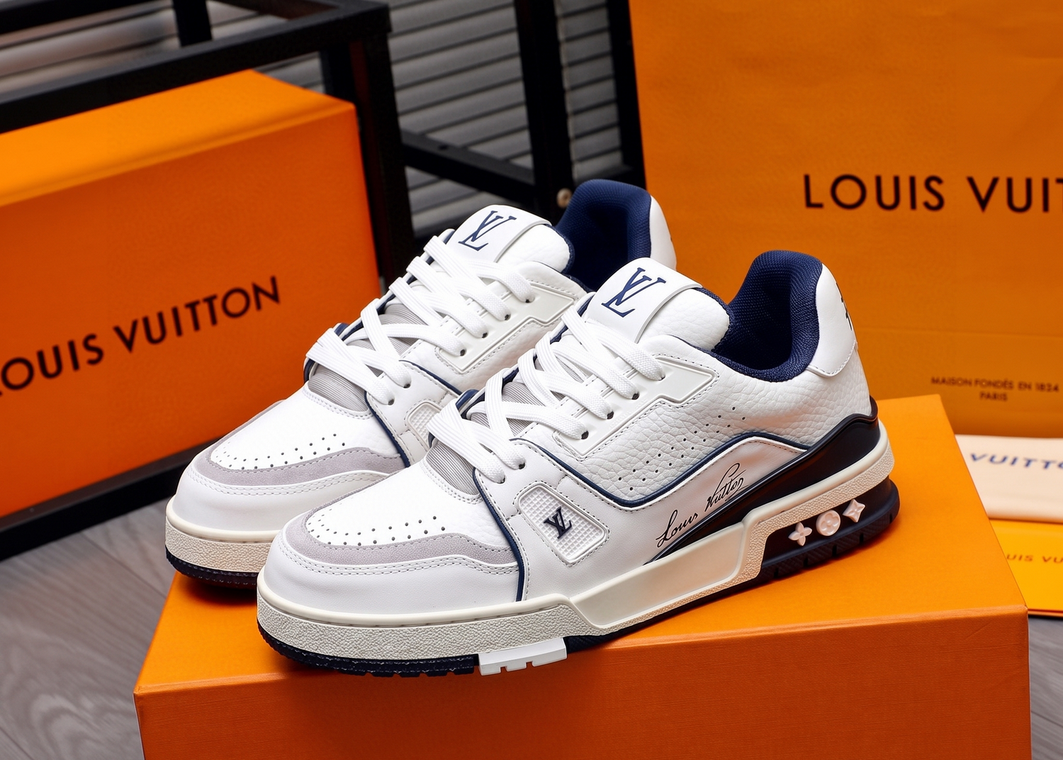 SHOES