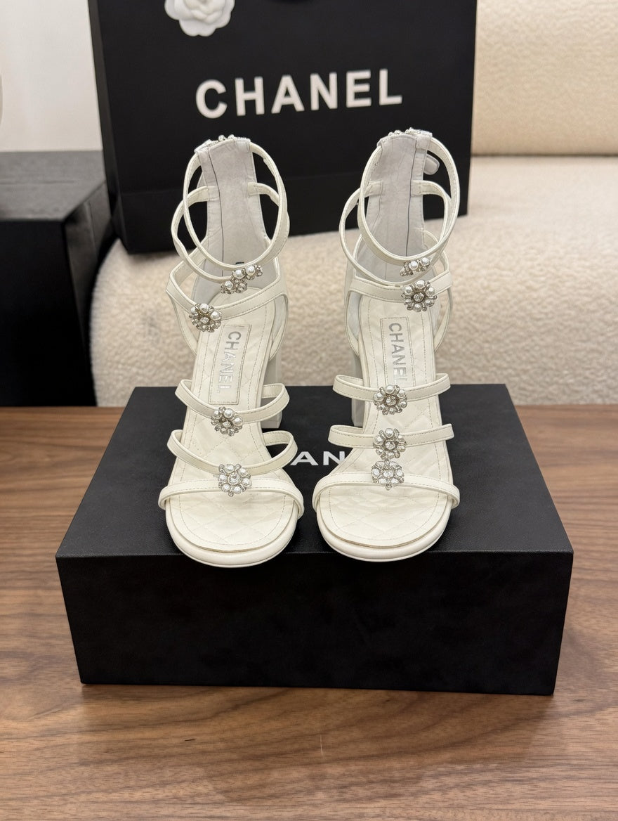 Chic Strappy Block Heel Sandals with Pearl Details