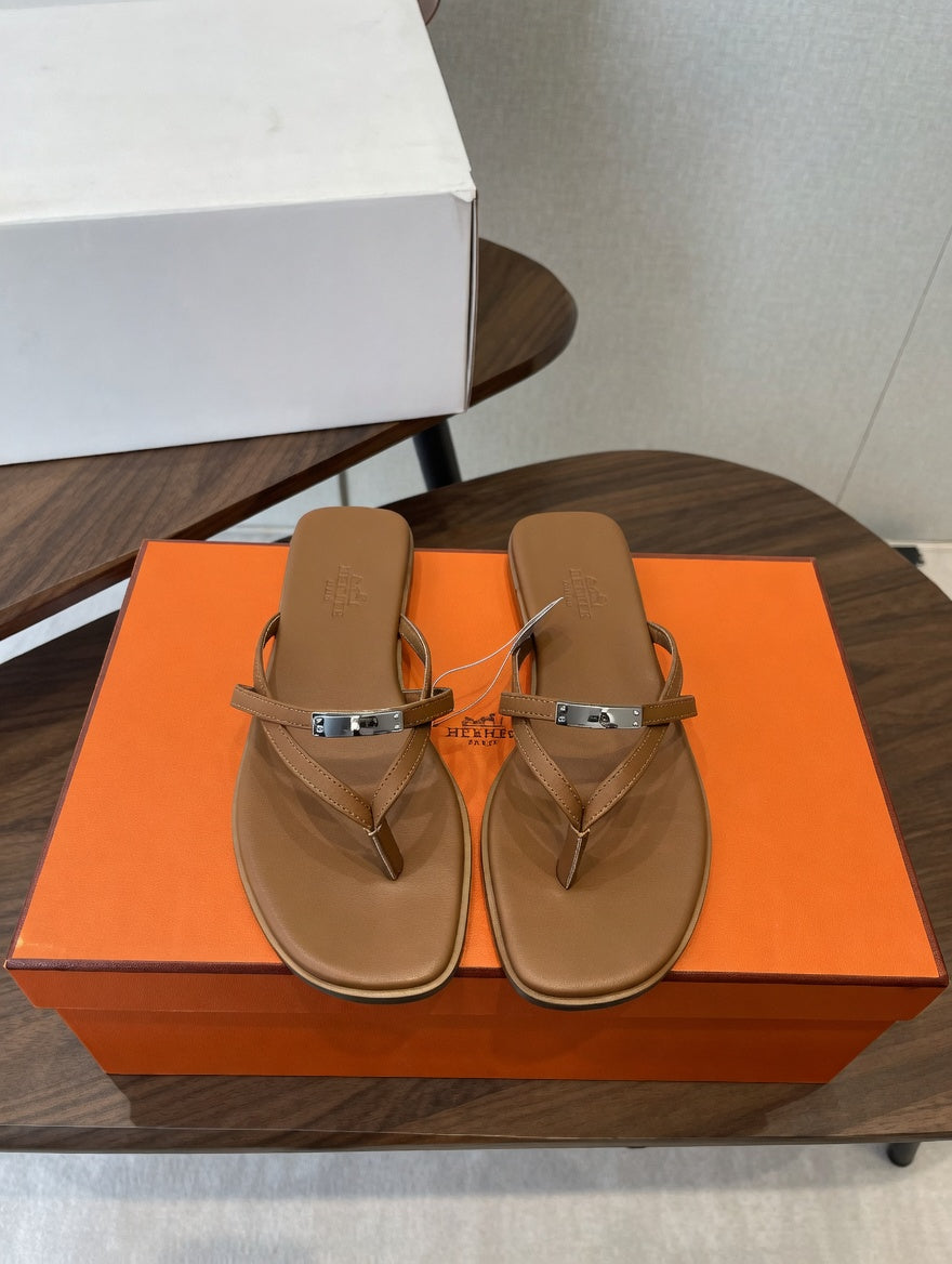 Luxury-Inspired Flat Flip Flop Sandals in Premium Leather