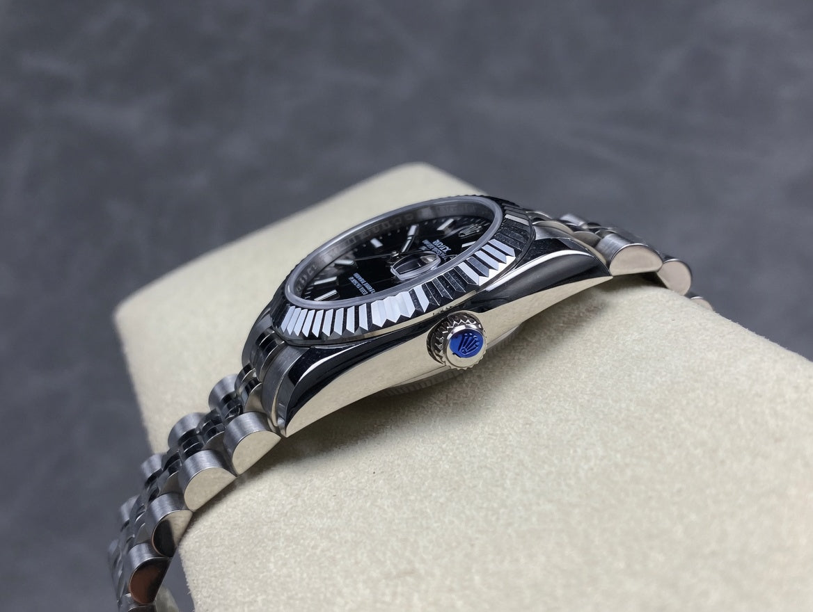 Elegant Stainless Steel Watch 31mm