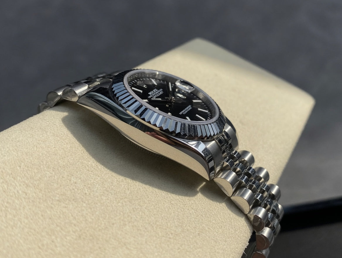Elegant Stainless Steel Watch 31mm