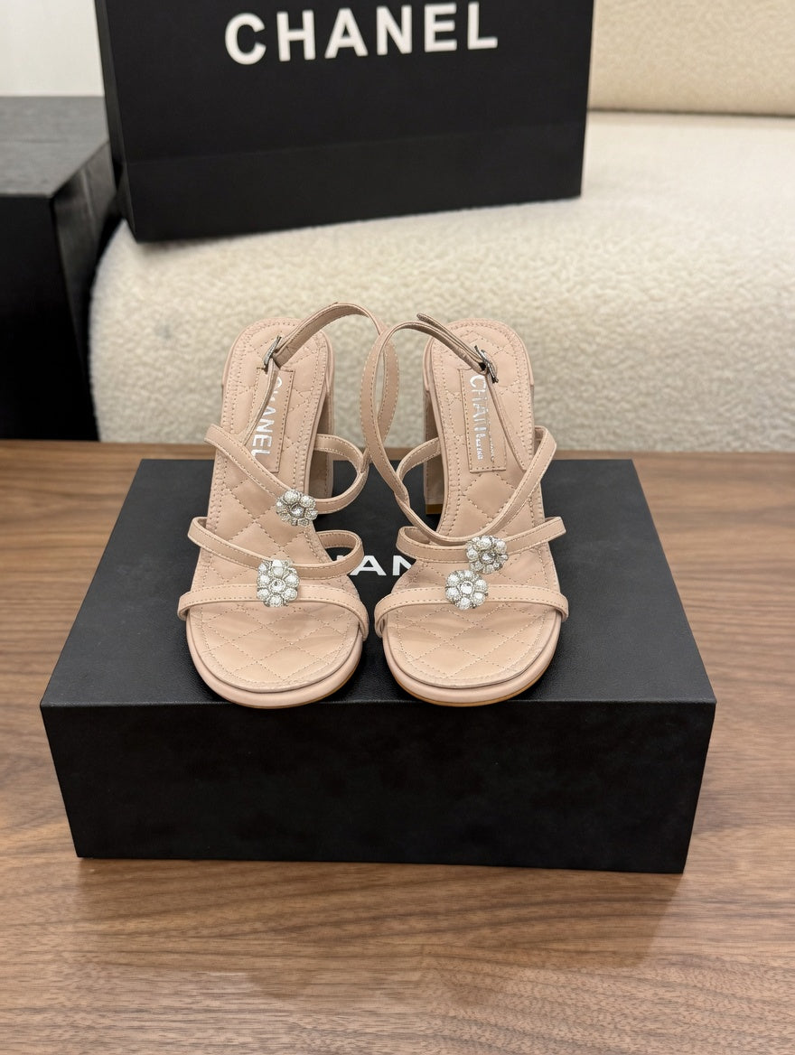 Chic Strappy Block Heel Sandals with Pearl Details