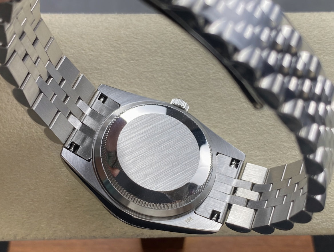 Elegant Stainless Steel Watch 31mm